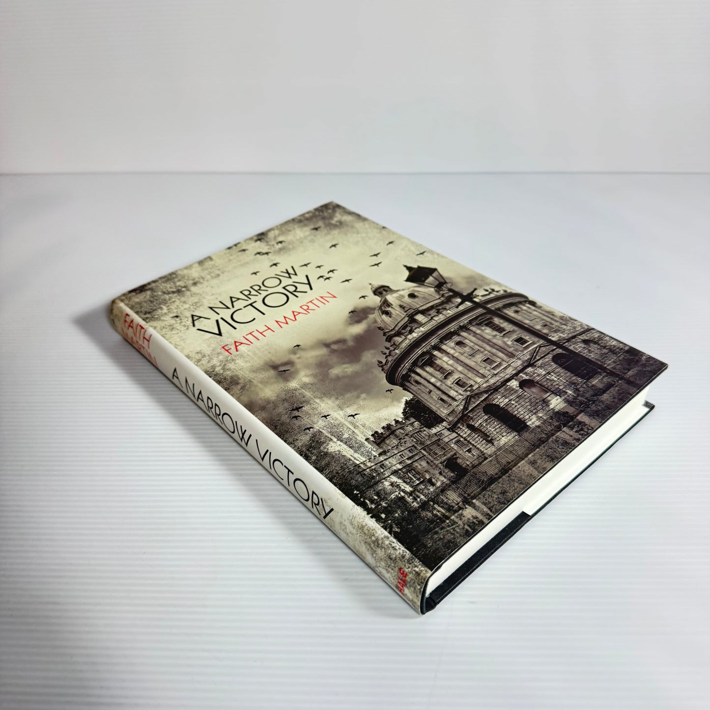 A Narrow Victory - Faith Martin (New)