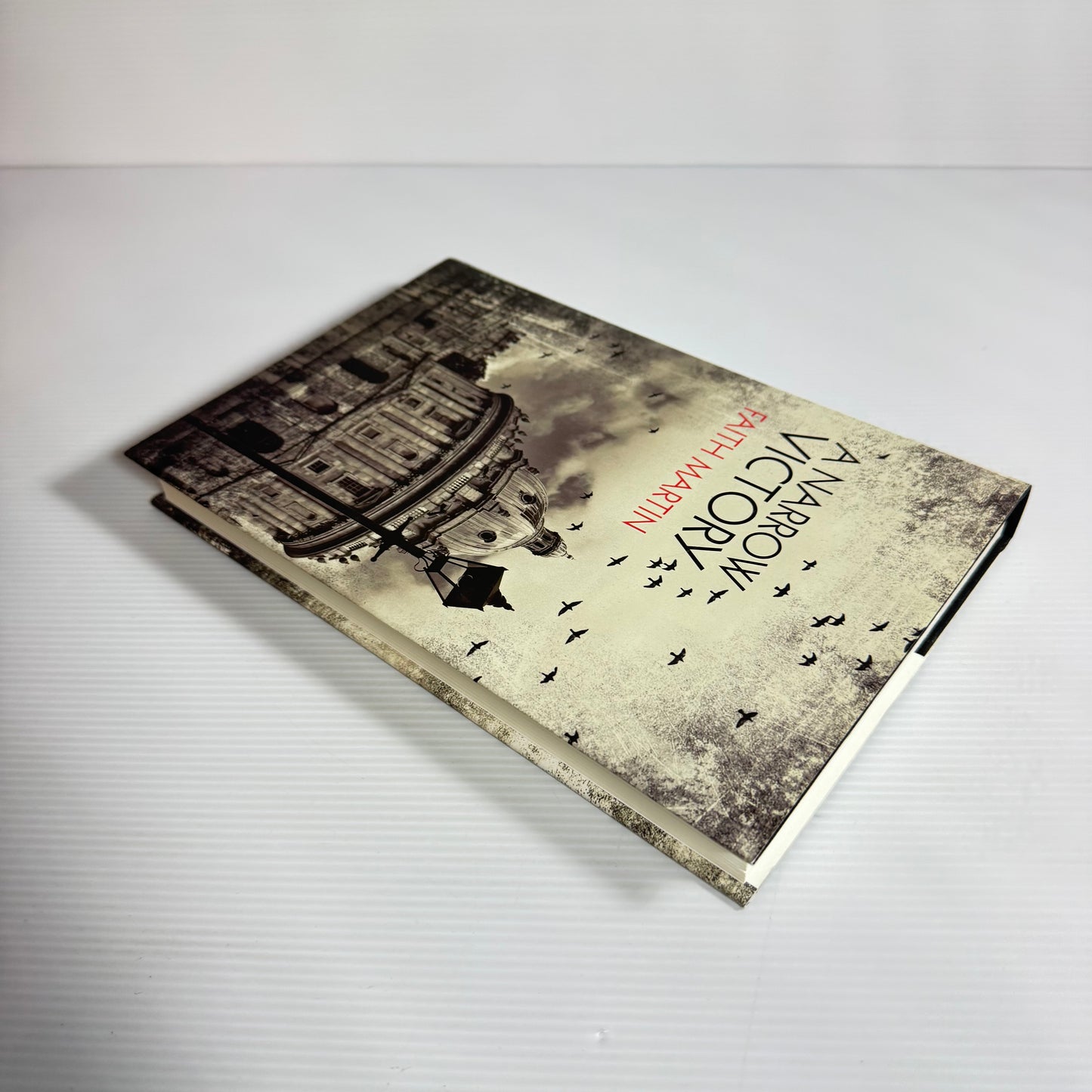 A Narrow Victory - Faith Martin (New)
