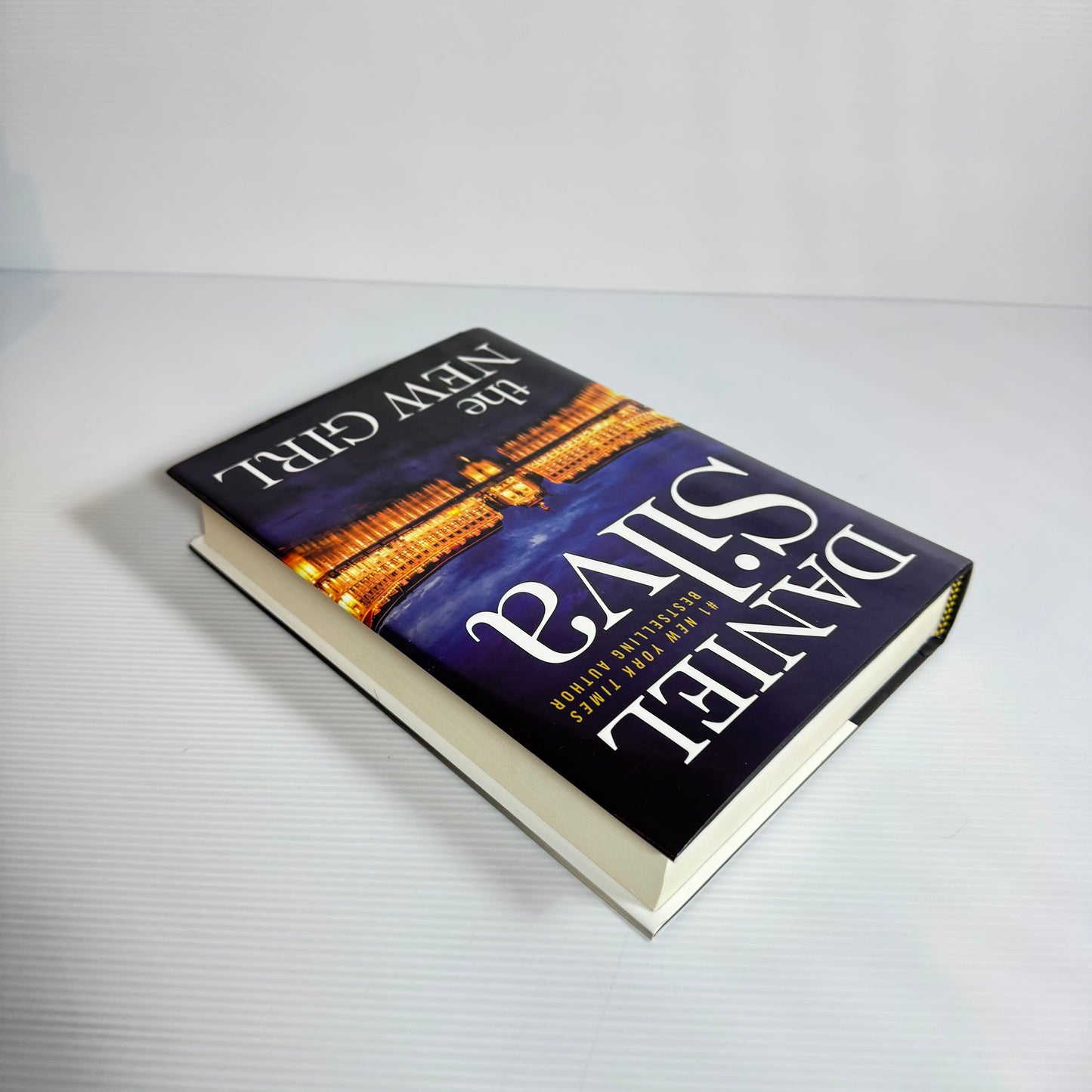The New Girl - Daniel Silva (New)