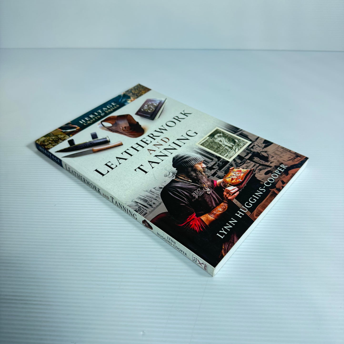 Leatherwork And Tanning - Lynn Huggins-Cooper (New)