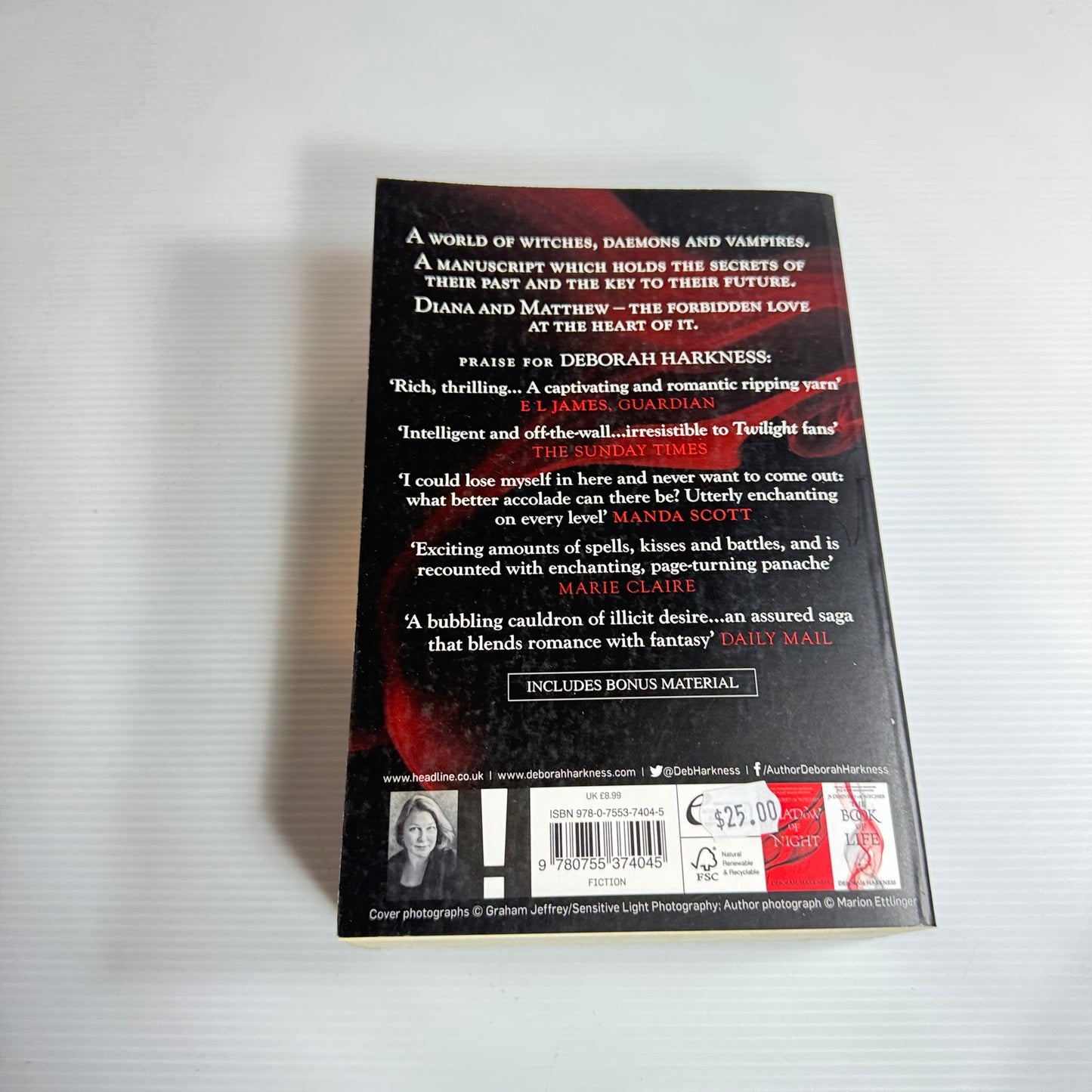 A Discovery Of Witches - Deborah Harkness (New)