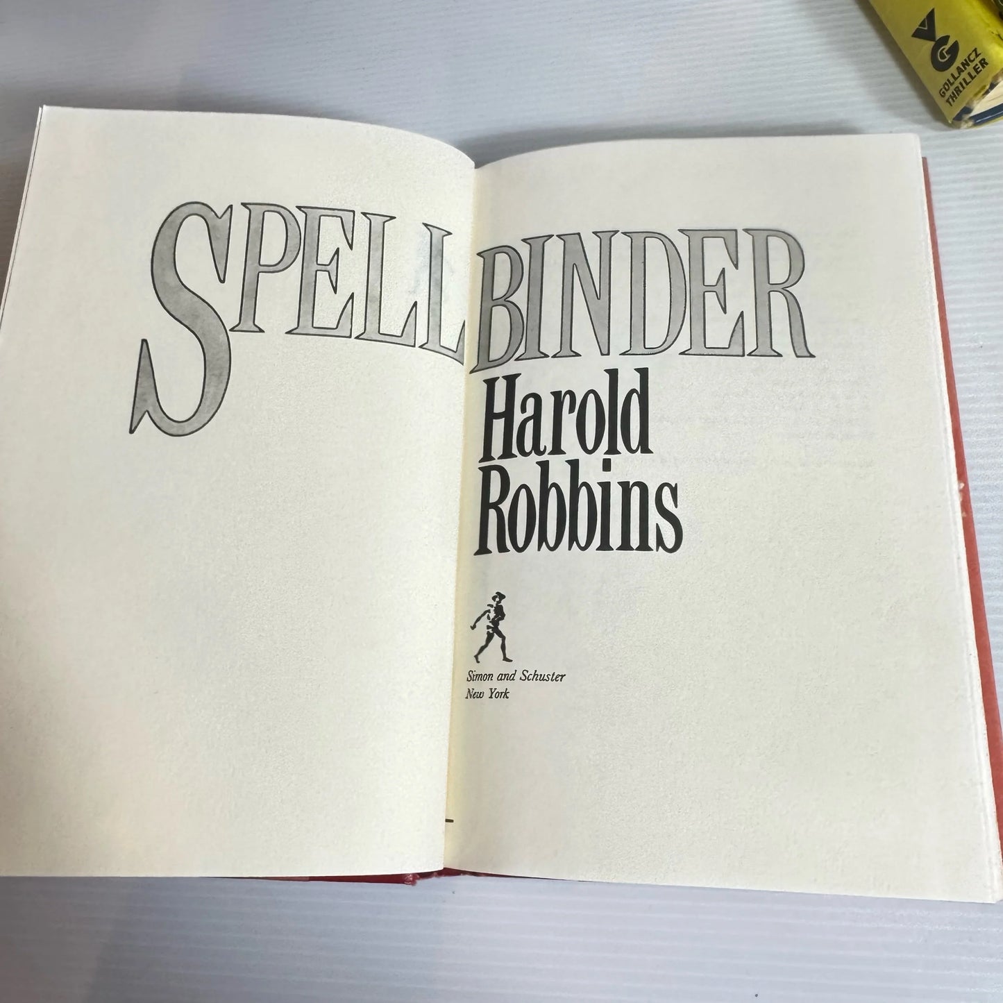 Vintage Crime Thriller Book Bundle x 4 Books : Mixed Authors (Vintage 1960's-1980's) (2260)