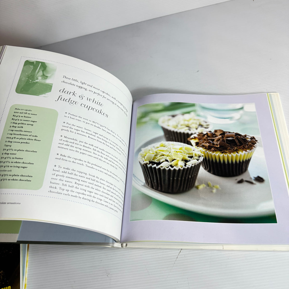 Cupcake Book Bundle x 3 : Fairy Cakes - Hamlyn, Zombie Cupcakes - Zilly Rosen, Cupcakes - Susanna Tee(3221)