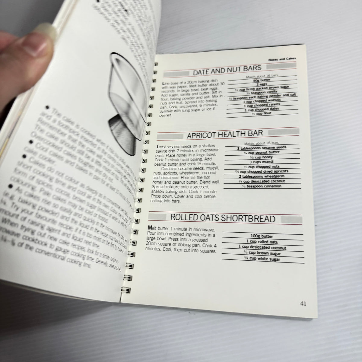 Microwave Cookbook Bundle x 2 : The New Zealand Microwave Cookbook - Jan Bilton & the Australian Women's Weekly Microwave Cookbook (Vintage 1980's)(3321)