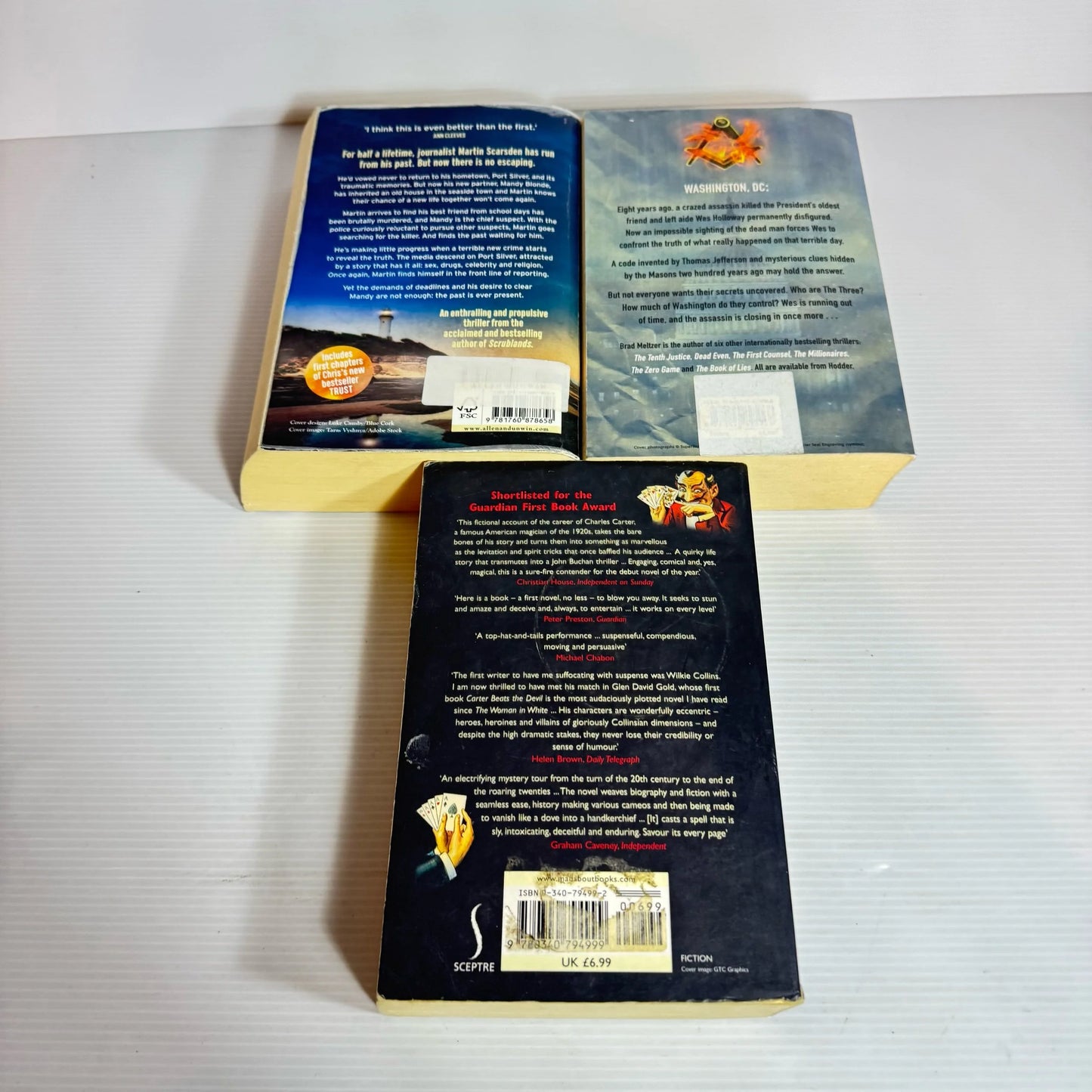 Crime Novel Book Bundle x 3 : Mix Authors (2288)