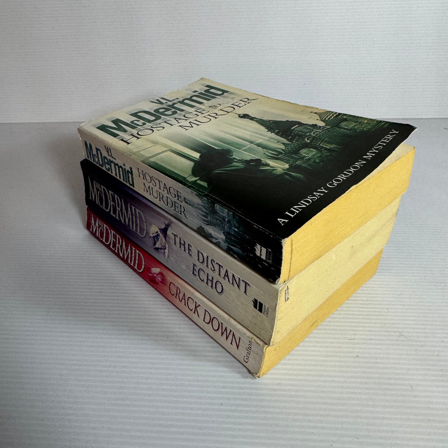 Val McDermid Book Bundle x 3 : Hostage to Murder, Crack Down, The Distant Echo (3155)