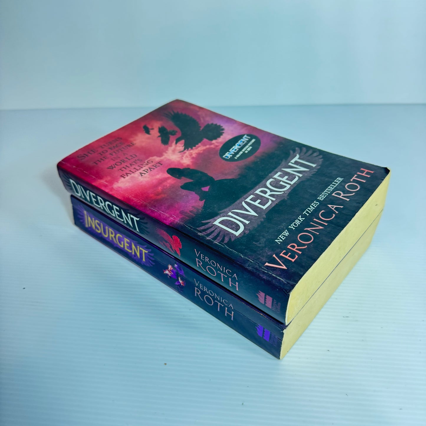 Veronica Roth Divergent Book Bundle x 2 : Divergent & Insurgent (3083)