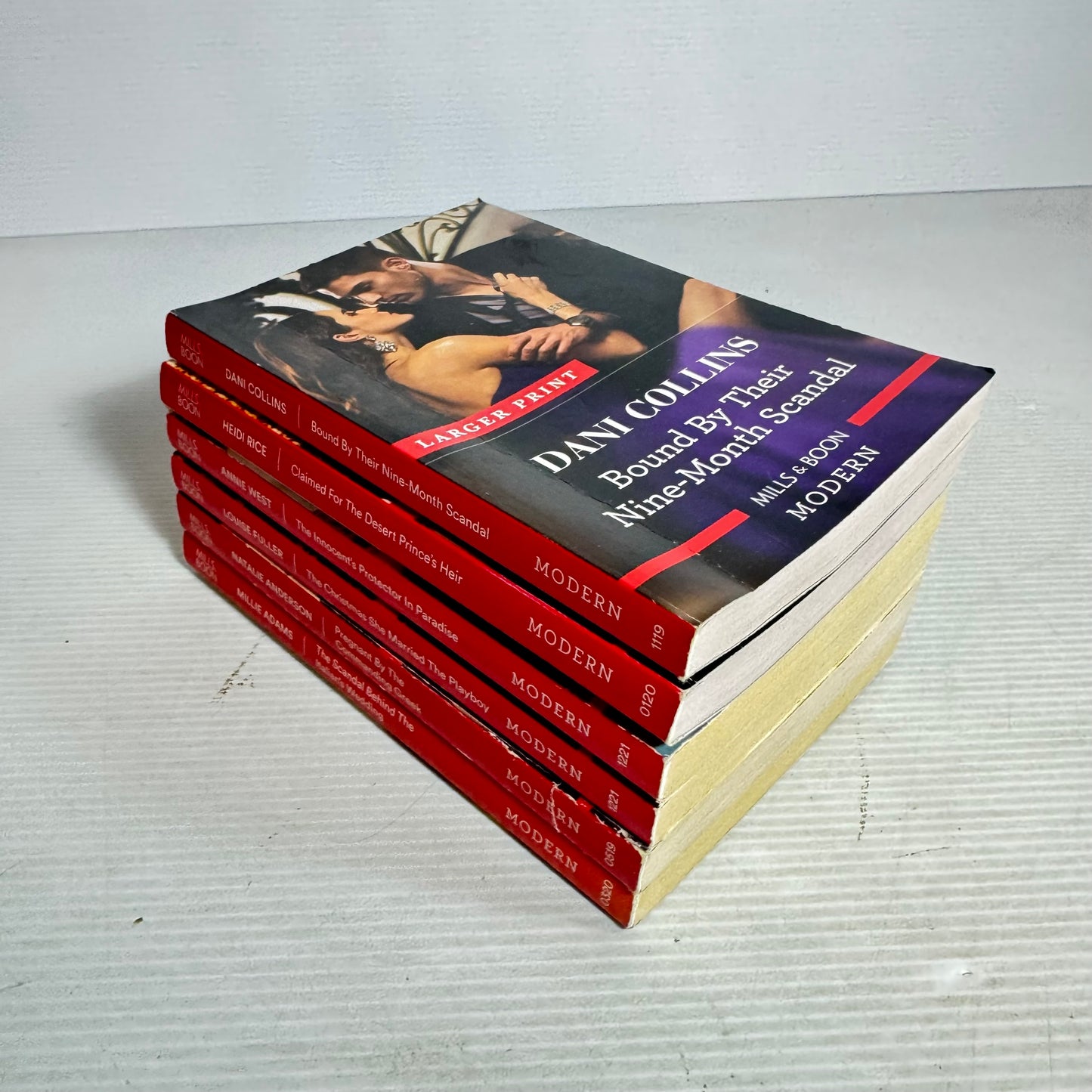 Mills & Boon Modern Large Print Book Bundle x 6 Books  (3009)