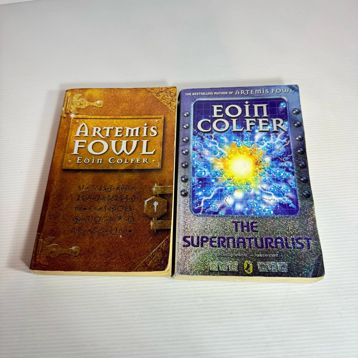 Artemis Fowl Book Bundle x 2 : Artemis Fowl & The Supernaturalist - Eoin Colfer (2343)