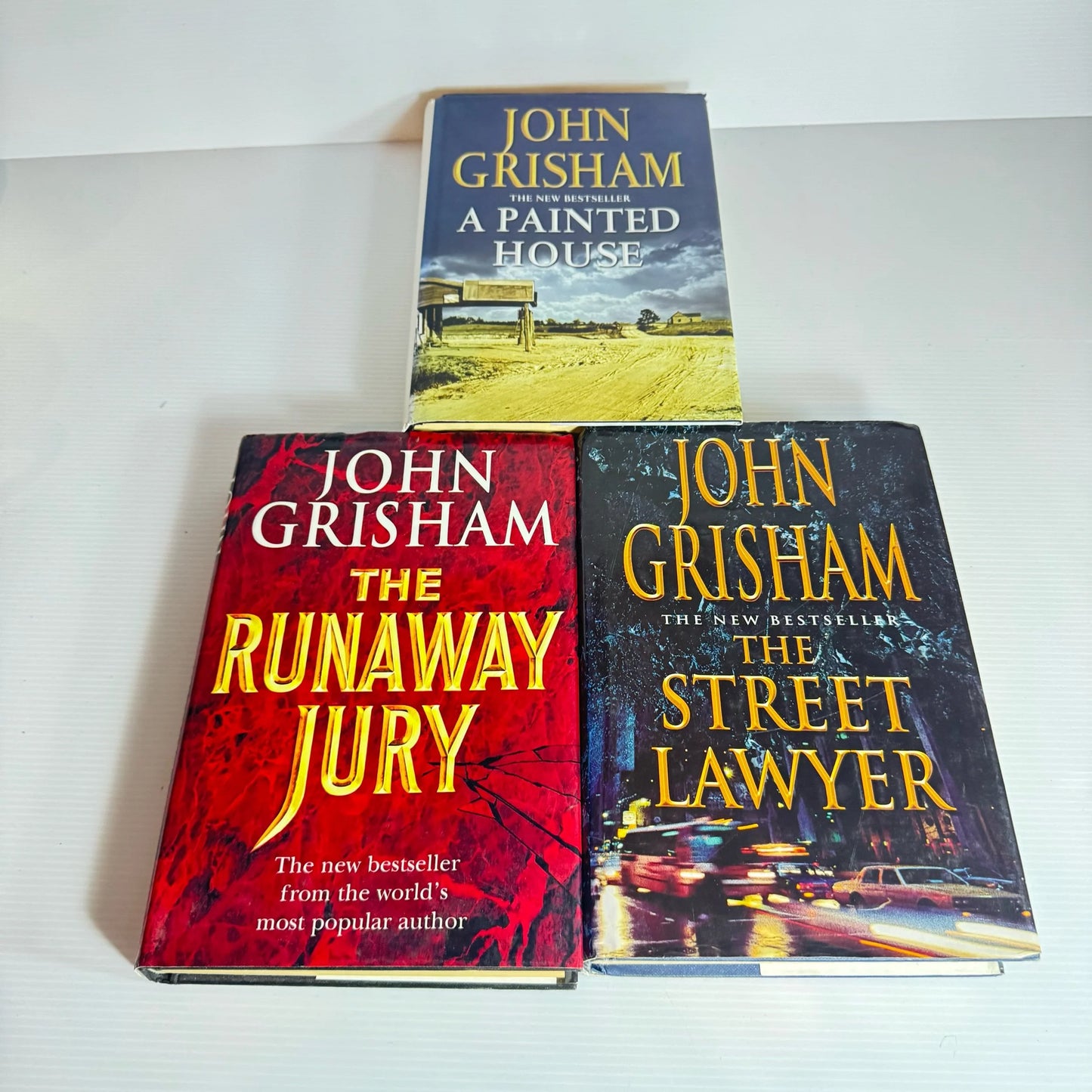 John Grisham Book Bundle x 3 Books : A Painted House, The Runaway Jury & The Street Lawyer (2211)