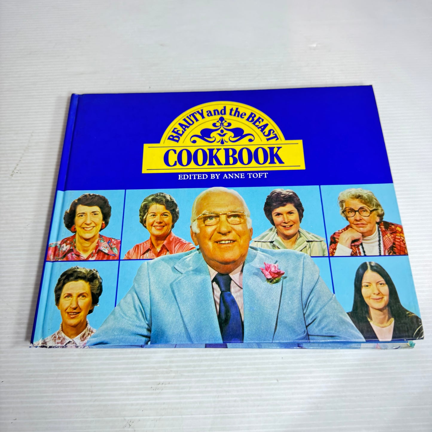 Vintage TV Cookbook Bundle x 3 : The Des Britten Cookbook, Beauty and the Beast Cookbook - Anne Toft, Graham Kerr's Minimax Cookbook (3050)