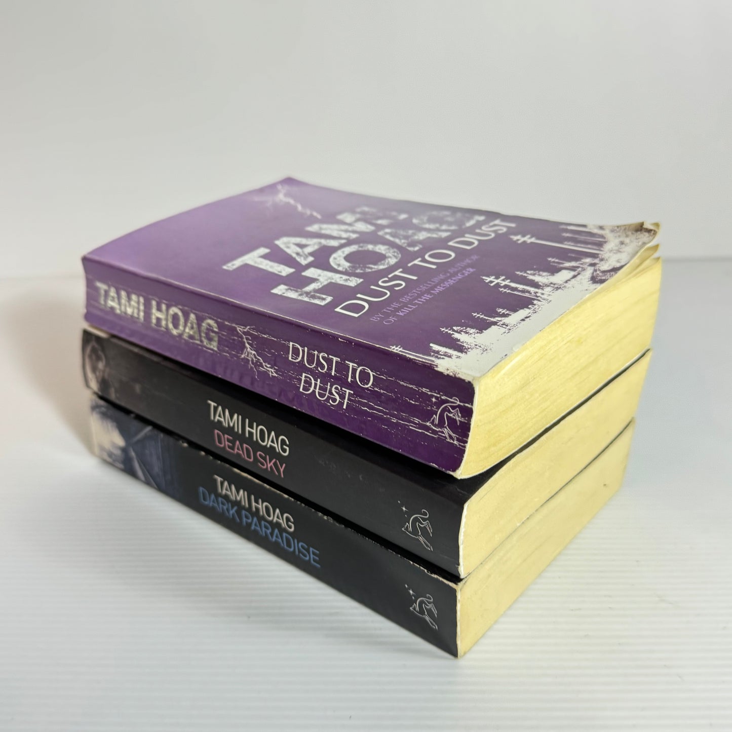 Tami Hoag Book Bundle x 3 : Dust To Dust, Dead Sky, Dark Paradise (3127)