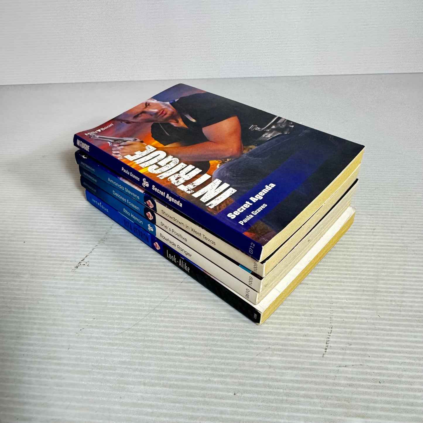 Mills & Boon Intrigue Book Bundle x 5 Books (3018)
