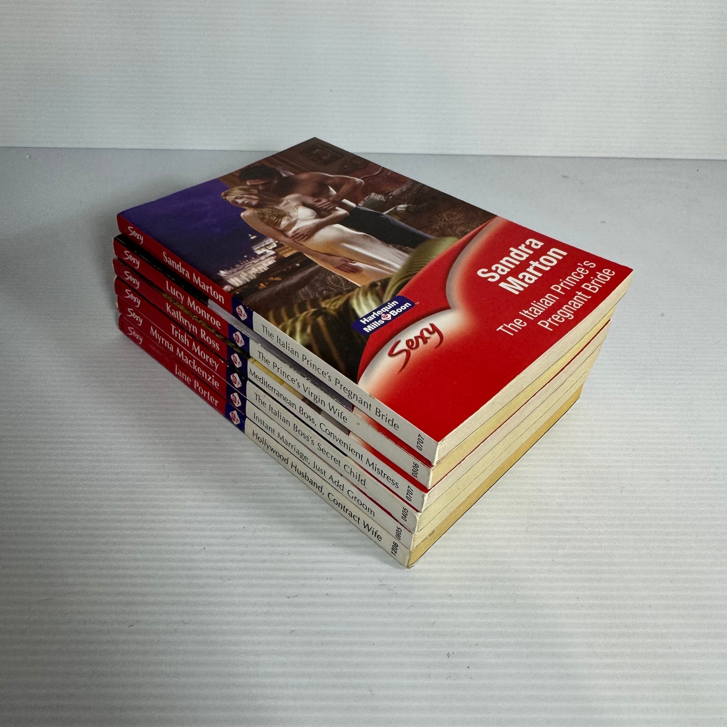 Mills & Boon Sexy Book Bundle x 6 Books (3170)