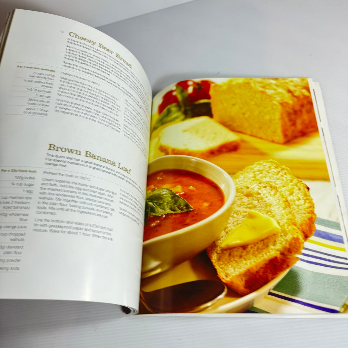 Simon & Alison Holst Cookbook Bundle x 3 : 100 Great Ways to Use Slow Cookers & Crockpots, The New Zealand Bread Book, 100 Favourite Ways with Chicken (3230)