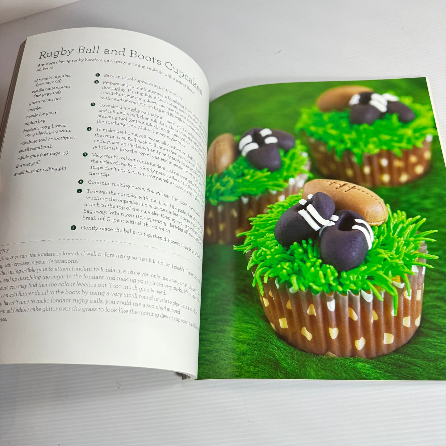 Kiwi Cupcake Book Bundle x 3 Books (3219)