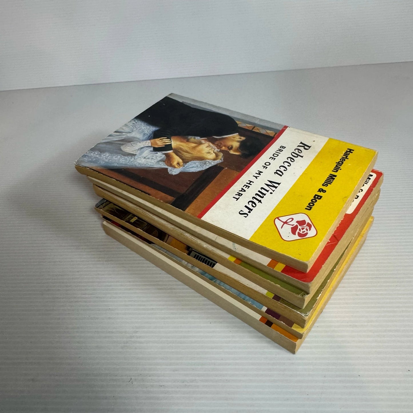 Mills & Boons Vintage Book Bundle x 6 Books (2328)