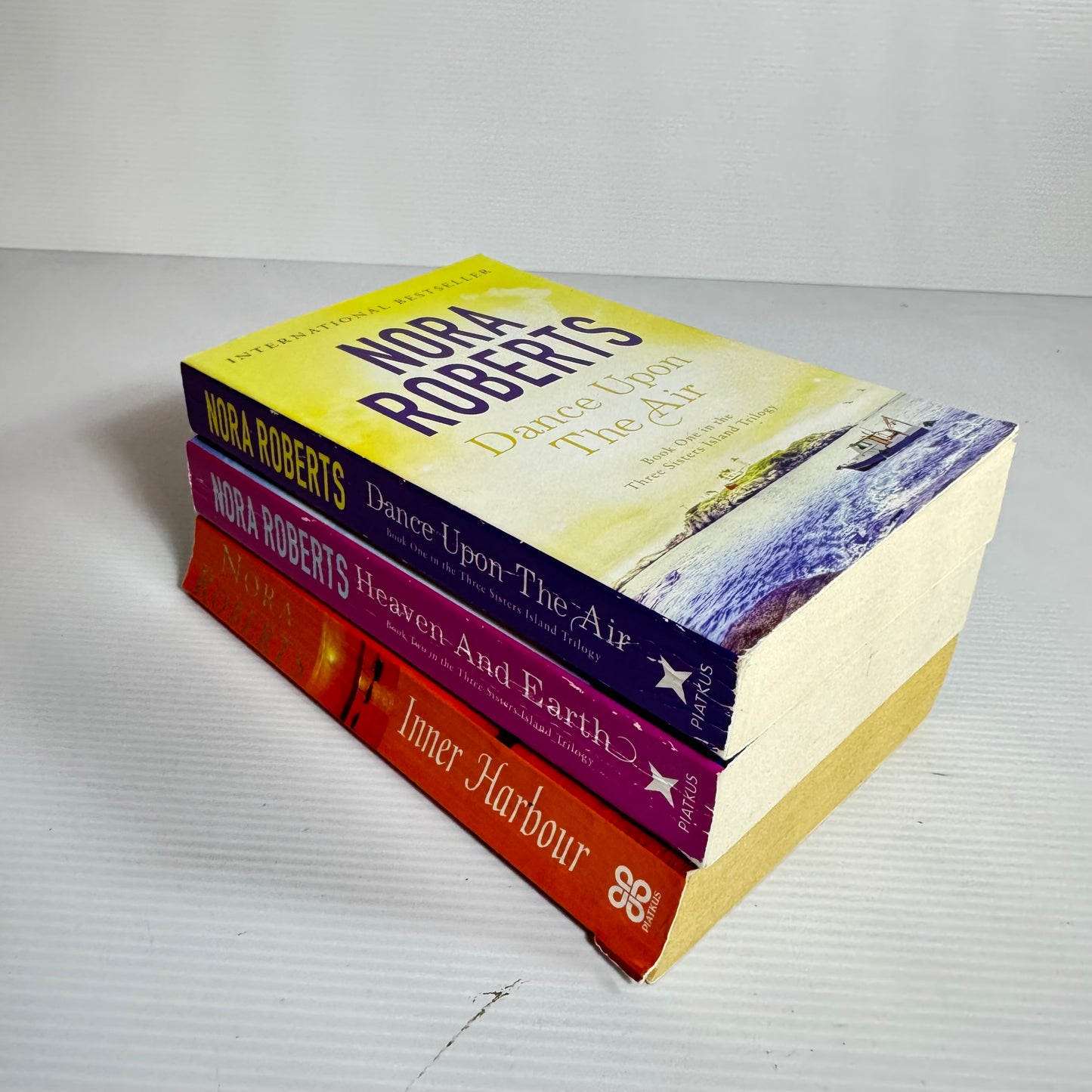 Nora Roberts Book Bundle x 3 : Inner Harbour, Dance Upon The Air, Heaven and Earth (3154)