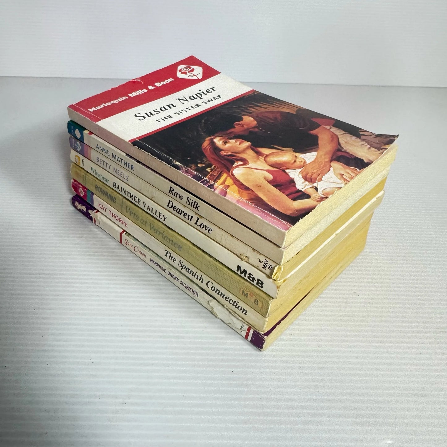 Mills & Boons Vintage Book Bundle x 7 : Mixed Themes (2357)
