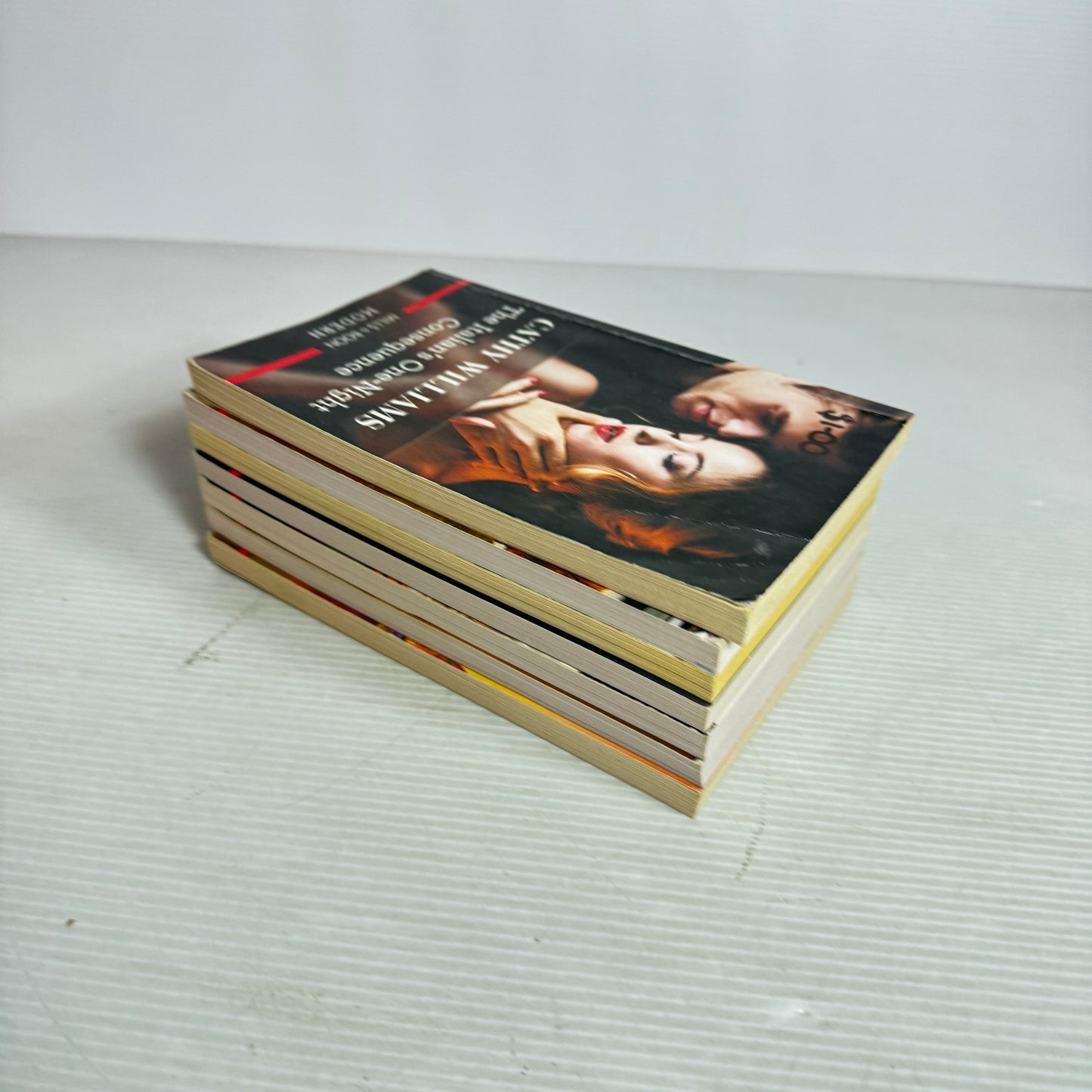 Mills & Boon Modern Book Bundle x 7 Books (3010)