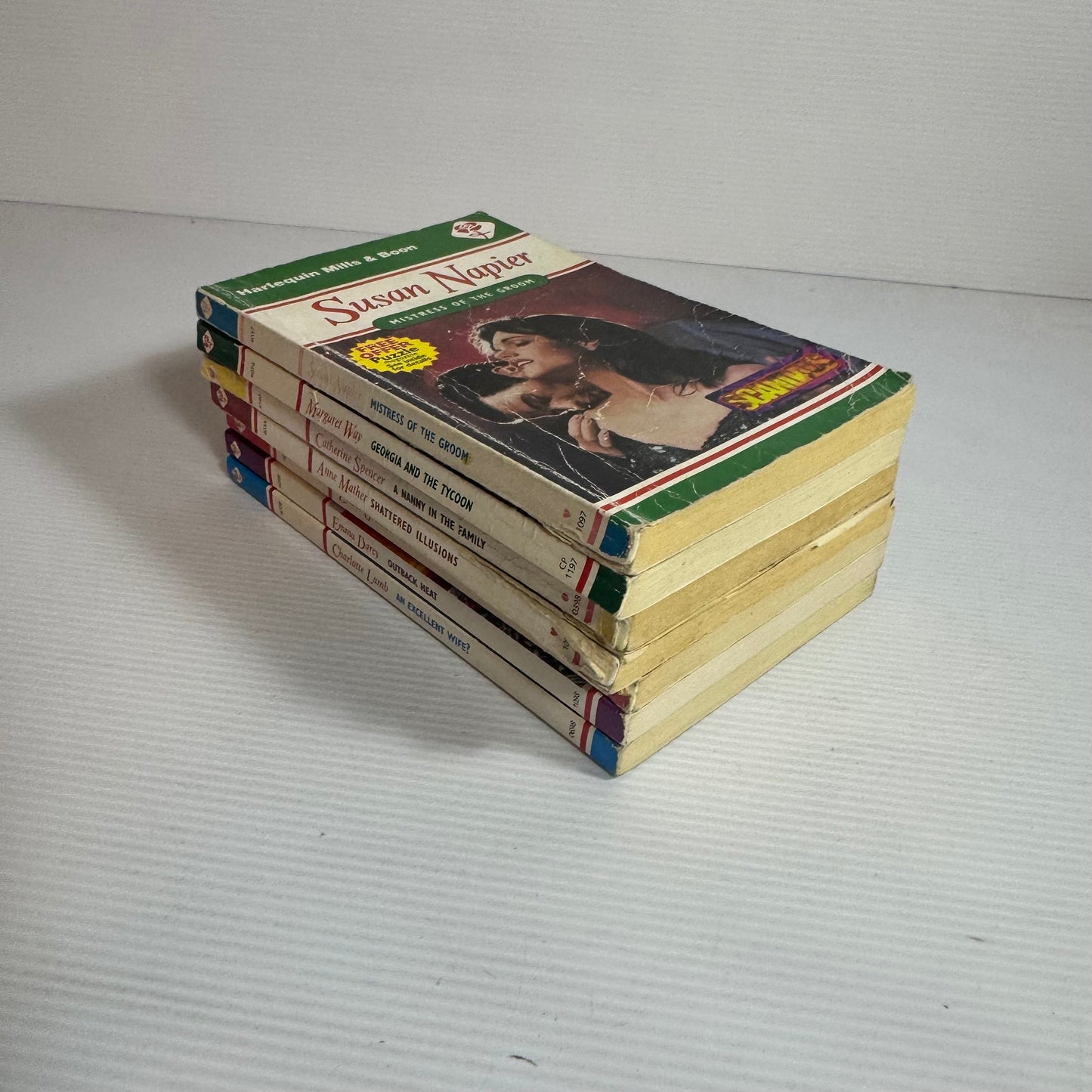 Mills & Boon Vintage Book Bundle x 7 Books (3286)