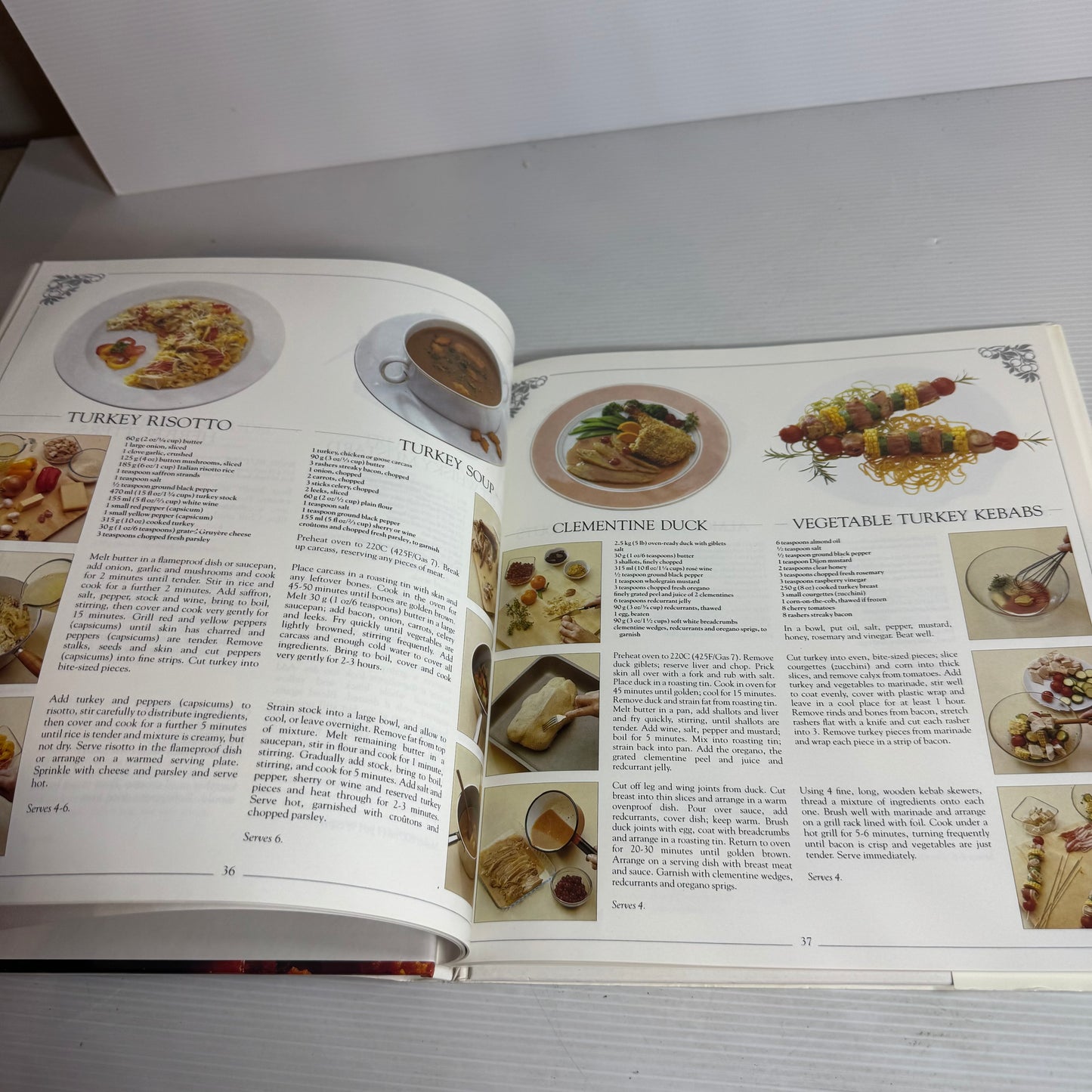 Christmas Cookbook Bundle x 2 : The Complete Christmas Cookbook & The Christmas Cookbook(2904)