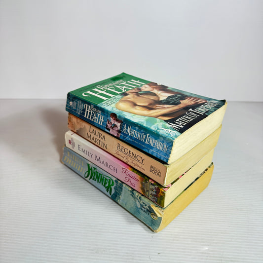 Vintage Historical Romance Book Bundle 4 x Books (2557)