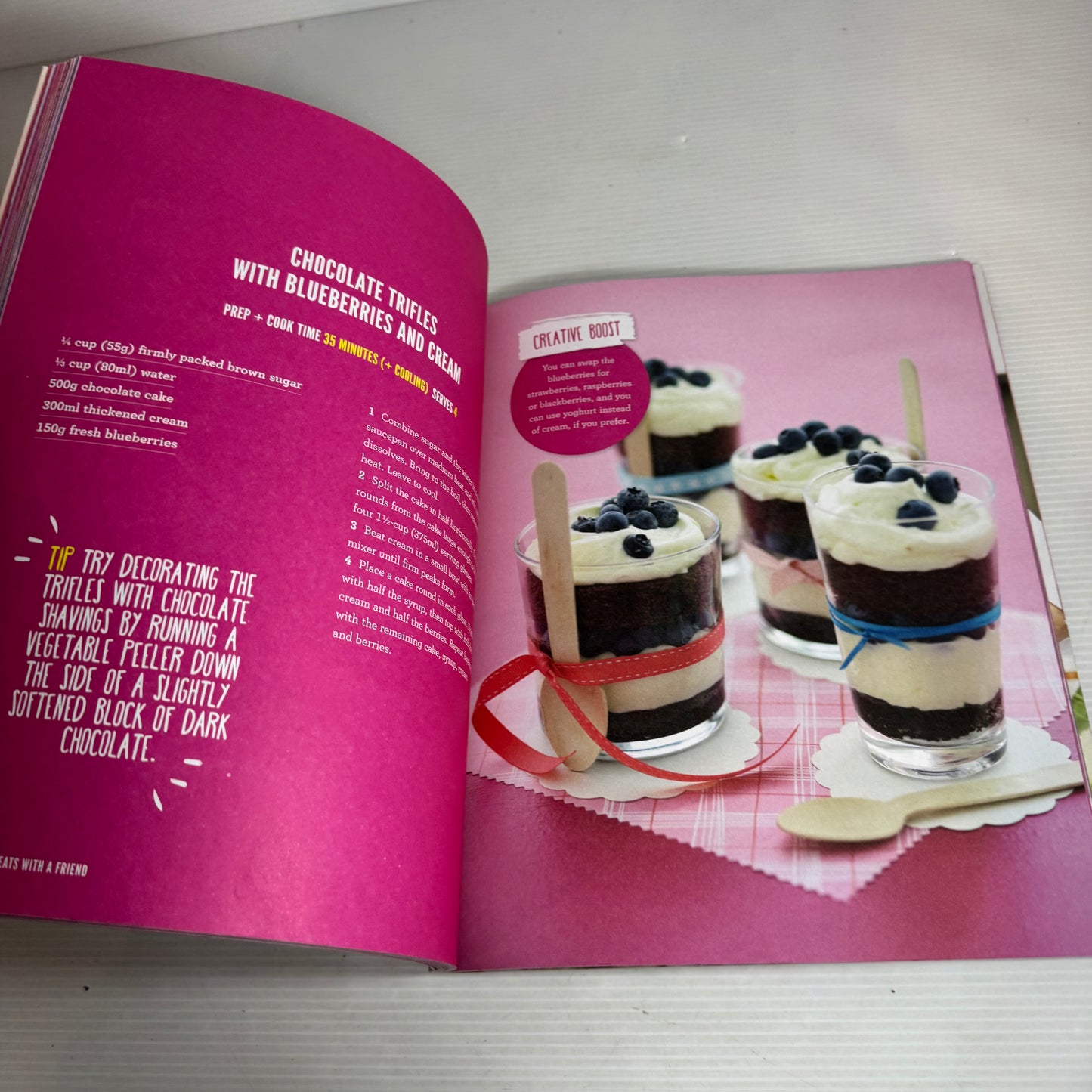 The Australian Women's Weekly Cookbook Bundle x 2 : Barbie Cookbook & Cheat's Cakes(2600)