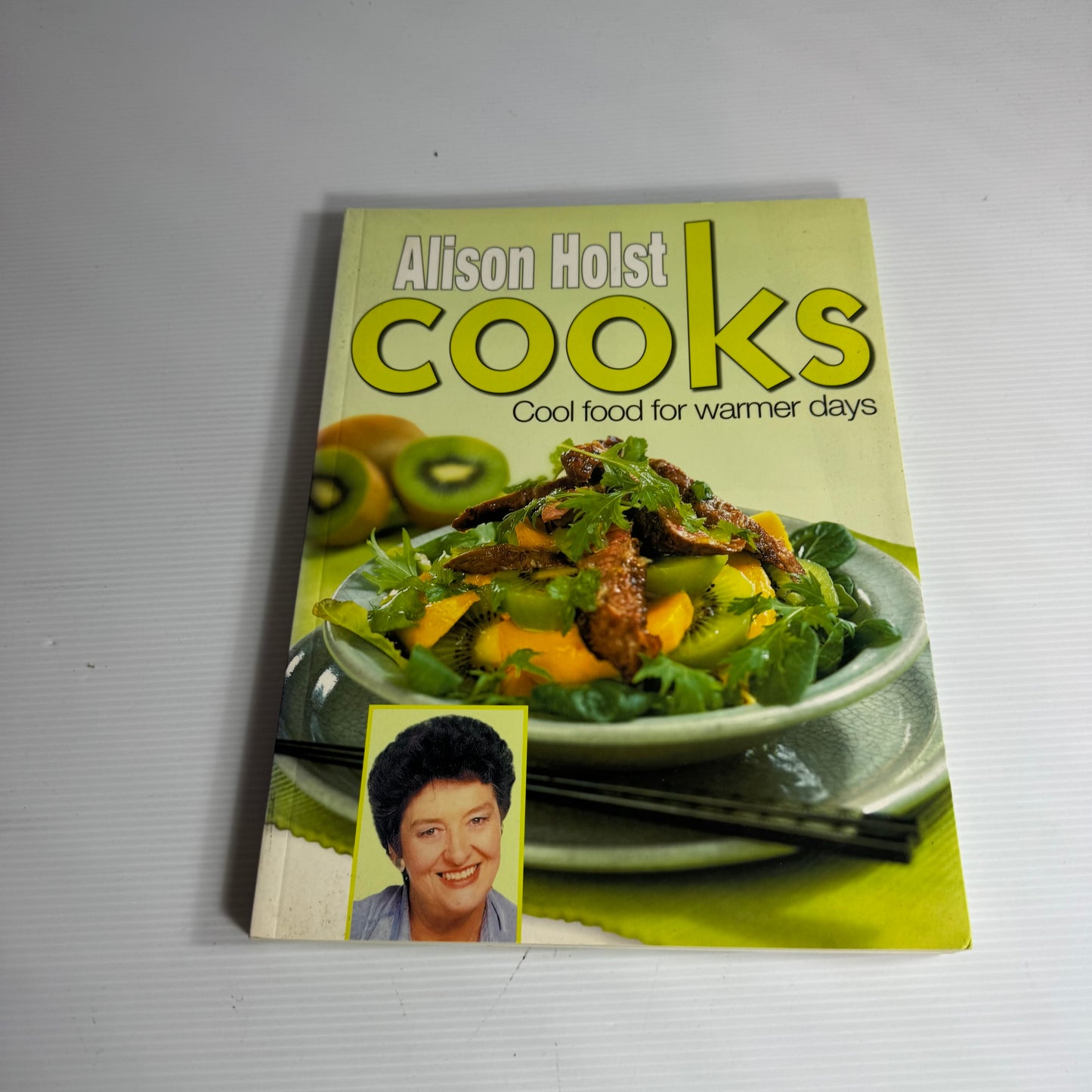 Alison Holst Cookbook Bundle x 2 : Cooks : Cool Food For Warmer Days & Warming Food For Cooler Days (3250)