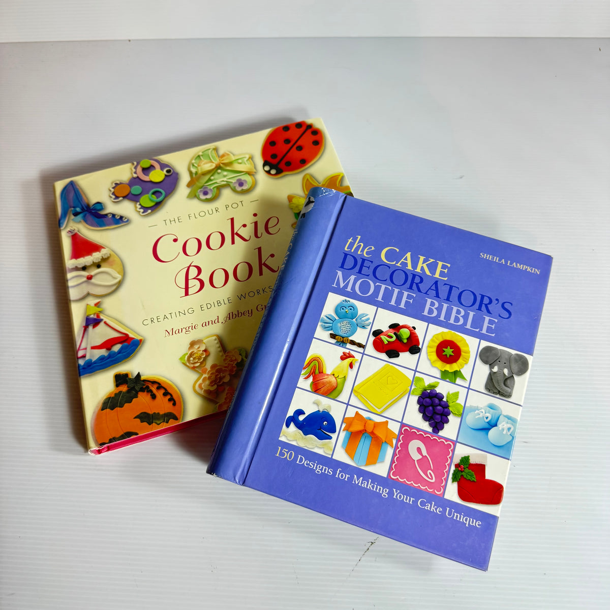 Cake Decoration Book Bundle x 2 Books (3222)