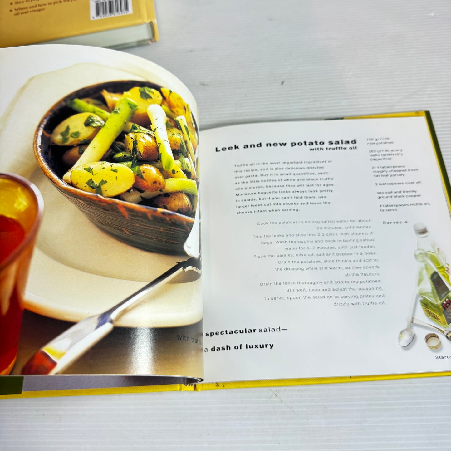 Olive Oil & Vinegar Book Bundle x 2 : Dumont's Lexicon of Oil & Vinegar, Flavouring with Olive Oil - Clare Gordon-Smith (2884)