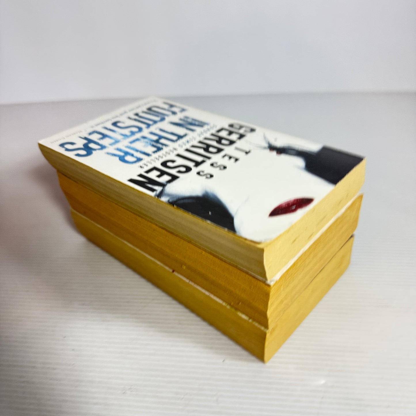 Tess Gerritsen Book Bundle x 3 : In Their Footsteps, Vanish, Harvest (2480)