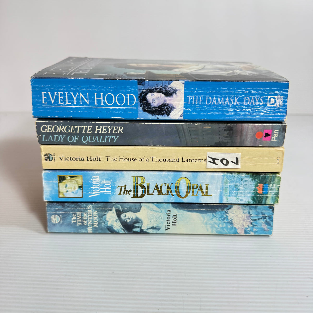 Historical Romance Bundle x 5 : Lady of Quality - Georgette Heyer, The Damask Days - Evelyn Hood, The House of a Thousand Lanterns, The Black Opal, & The Time of the Hunter's Moon  (3352)