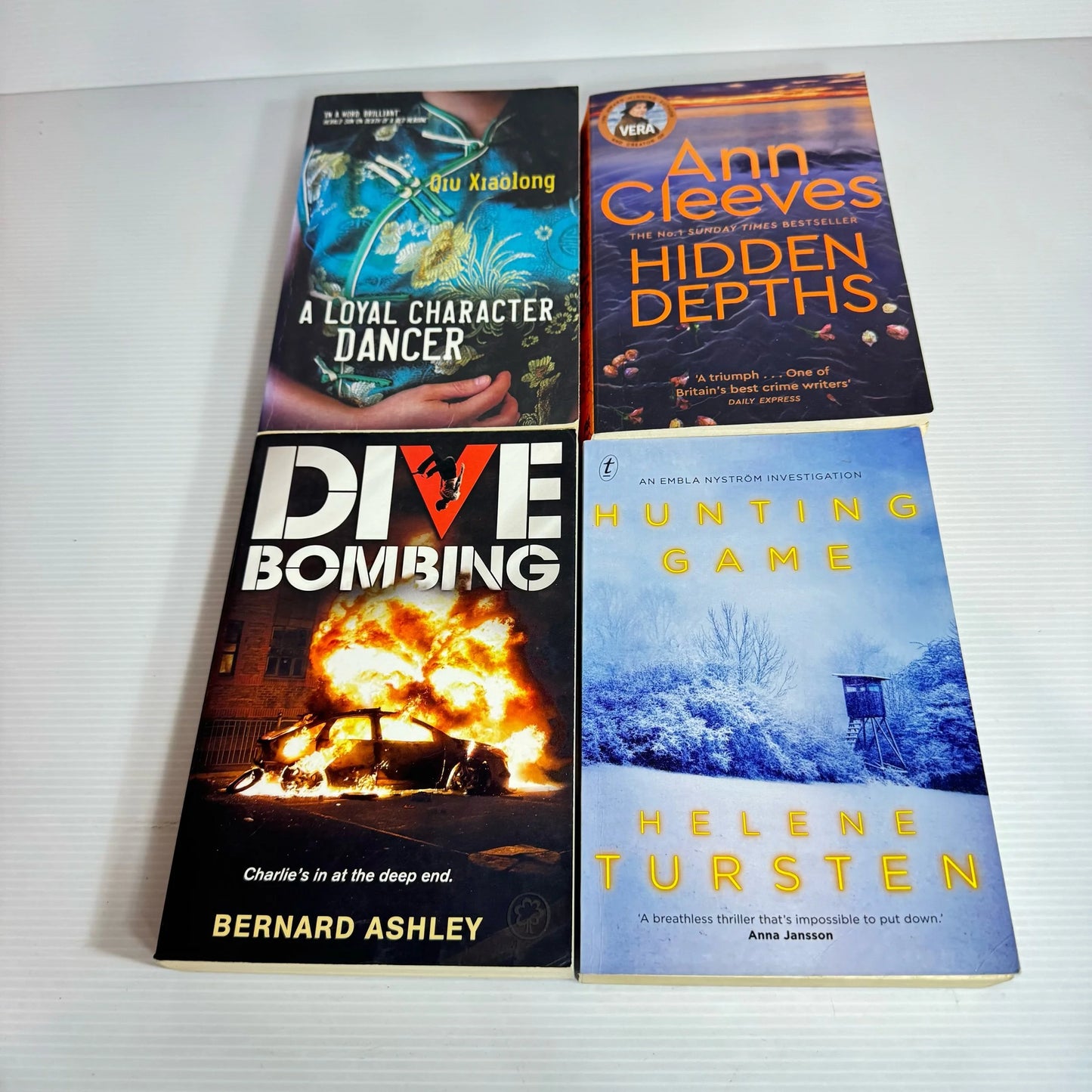 Crime/Mystery Book Bundle x 4 Books : Various Authors (2310)