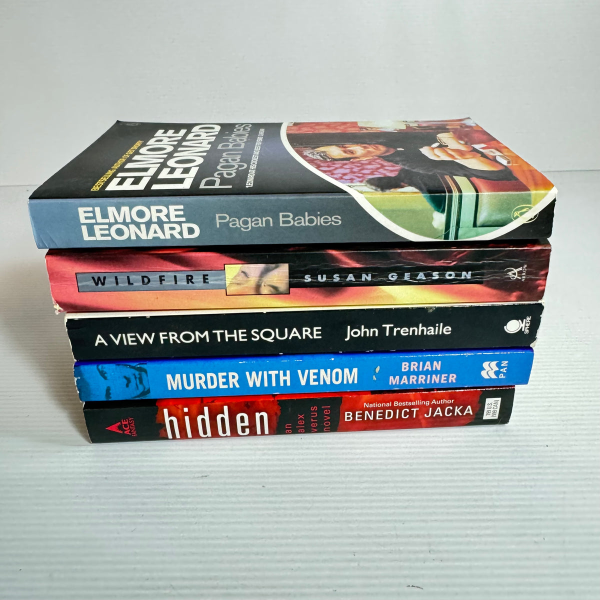 Thriller Suspense Bundle x 5 : A View From the Square - John Trenhaile, Wildfire - Susan Geason, Pagan Babies - Elmore Leonard, Murder with Venom - Brian Marriner, Hidden - Benedict Jacka (3434)