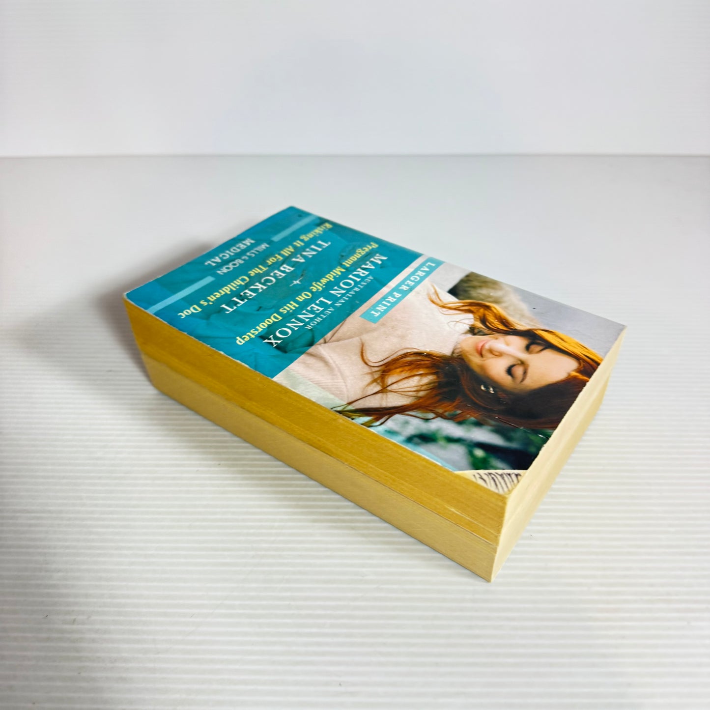 Mills & Boon Large Print Medical Book Bundle 2 x Books 4 x Stories (2510)