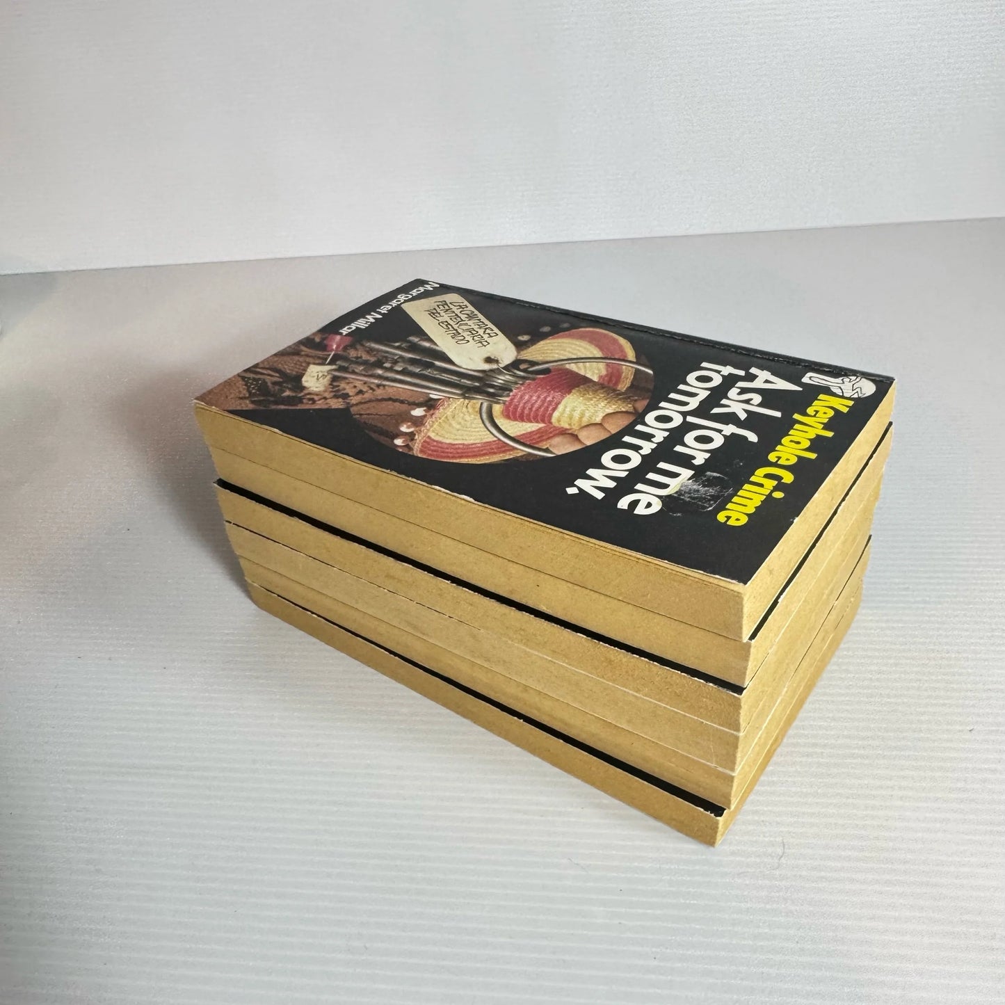 Keyhole Crime Vintage Book Bundle x 6 Books ; Books 11, 13, 19, 21, 26, & 29 in series (Vintage 1980's) (2201)