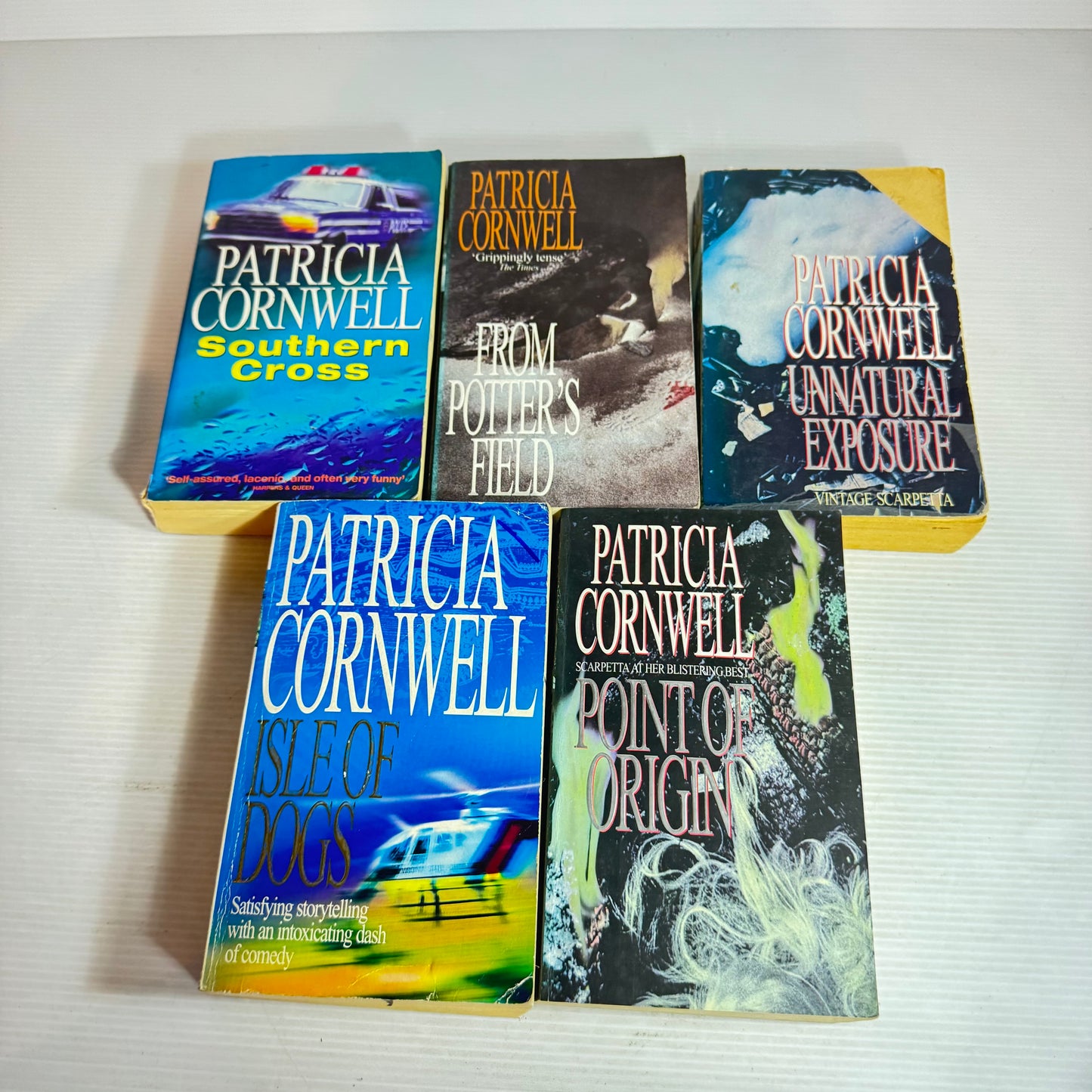 Patricia Cornwell Small Book Bundle x 5 Books : From Potter's Field, Unnatural Exposure, Southern Cross, Point of Origin, Isle of Dogs (2882)