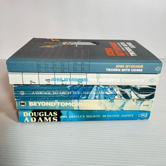 Science Fiction Book Bundle x 5 Books Various Authors (2108)