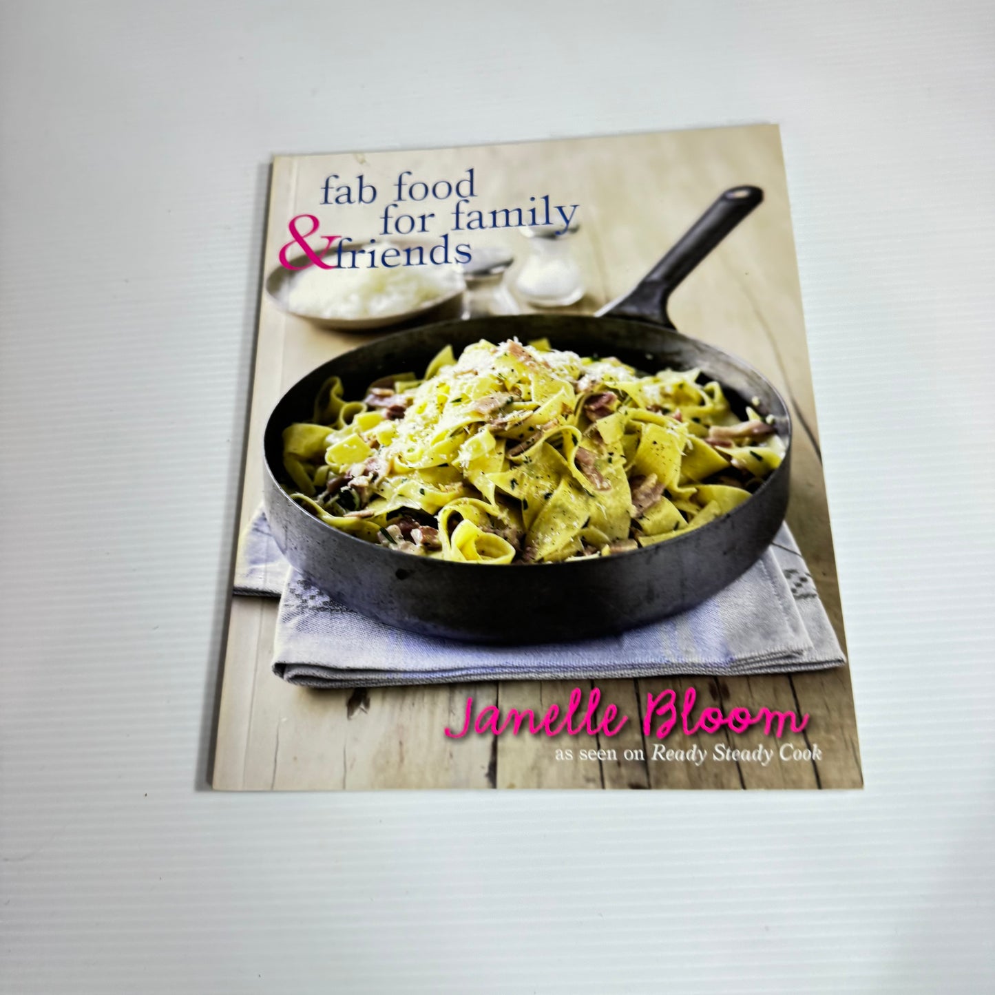 Quick & Easy Family Cookbook Bundle x 4 : Fab Food for Family & Friends - Janella Bloom, On The Table in 20 Minutes - Brenda Kitchen's, Fresh + Fast - Marie Claire, Quick Short Recipe Cookbook - Family Circle(3063)