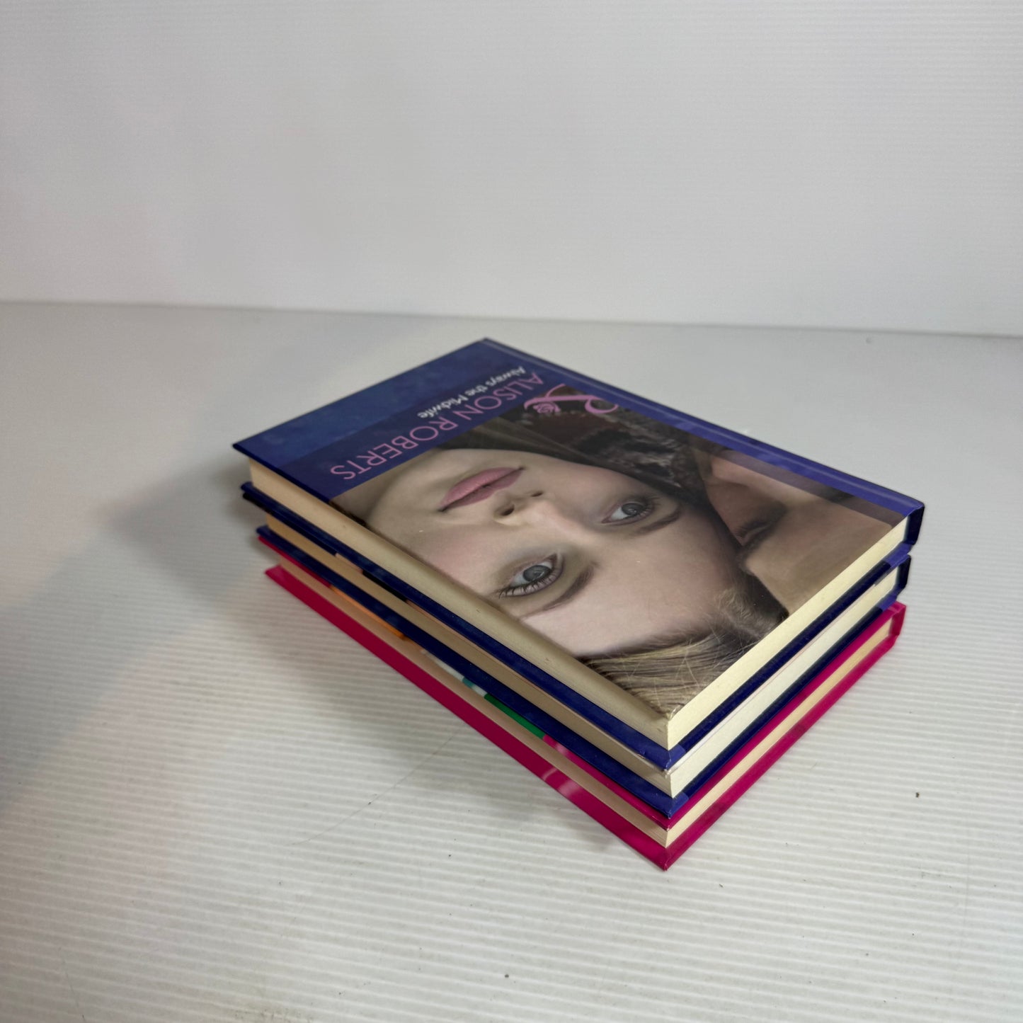 Mills & Boon Alison Roberts Hardcover Book Bundle x 3 Books (2592)