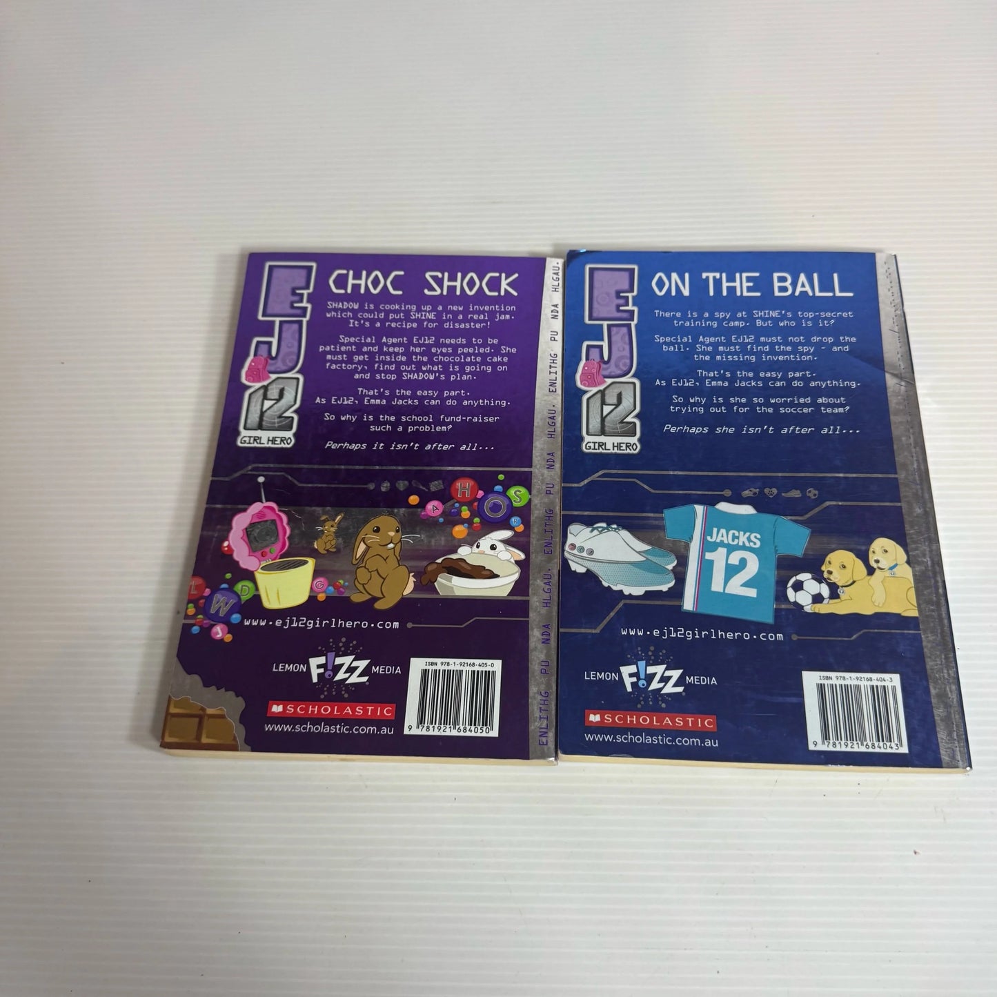 EJ12 Girl Hero Book Bundle x 2 Books : On The Ball & Choc Shock (2322)