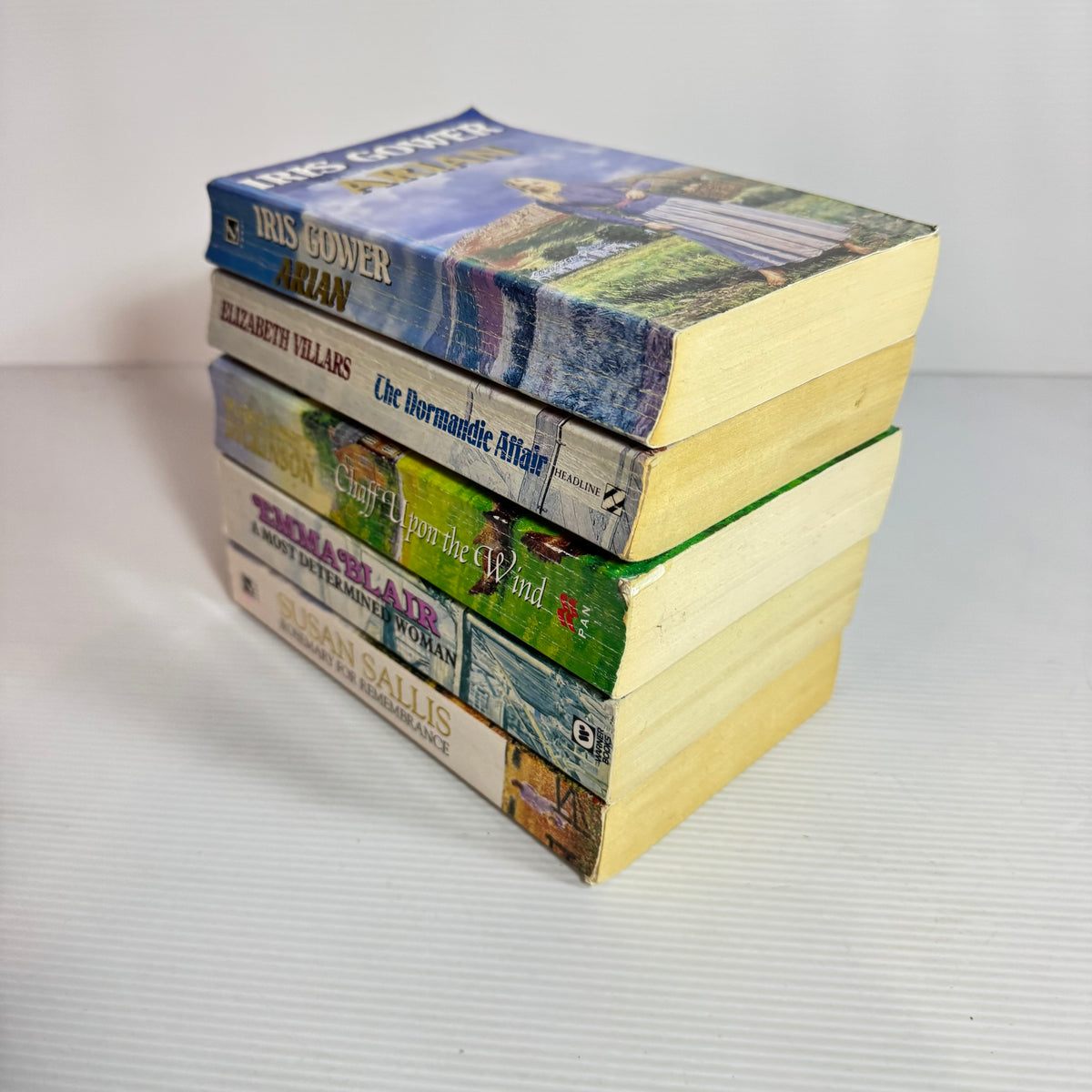 Romance Bundle x 5 : The Normandie Affair - Elizabeth Villars, Arian - Iris Gower, The Most Determined Woman - Emma Blair, Chaff Upon the Wind - Margaret Dickinson, Rosemary For Remembrance - Susan Sallis (3349)