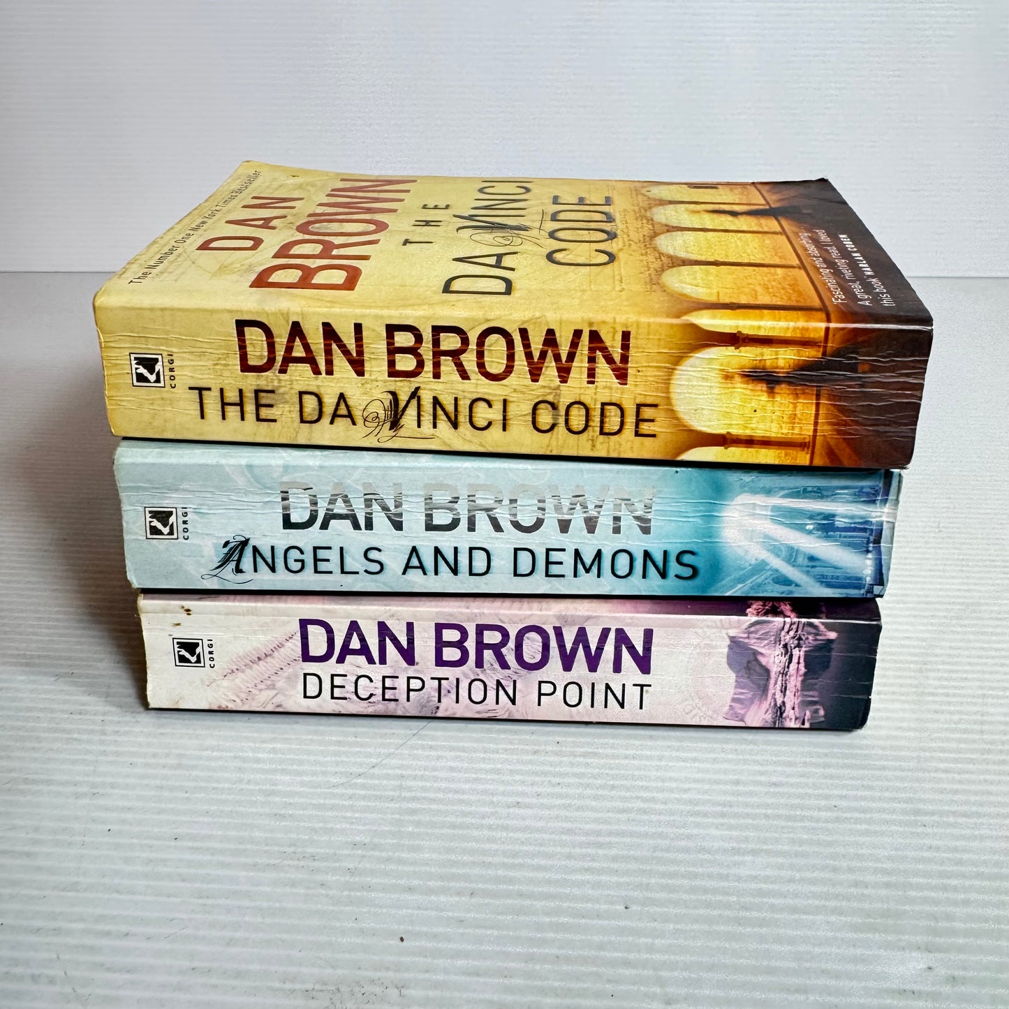 Dan Brown Book Bundle x 3 Books : The Da Vinci Code, Deception Point, Angels and Demons (2850)