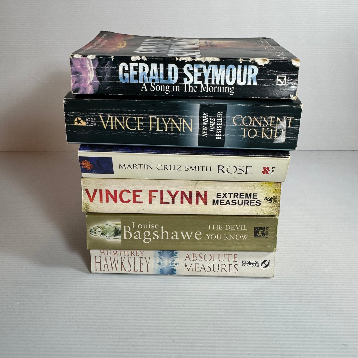 Crime Bundle x 6 : Rose - Martin Cruz Smith, A Song in The Morning - Gerald Seymour, The Devil You Know - Louise Bagshawe, Absolute Measures - Humphrey Hawksley, Extreme Measures & Consent To Kill  - Vince Flynn, (3455)