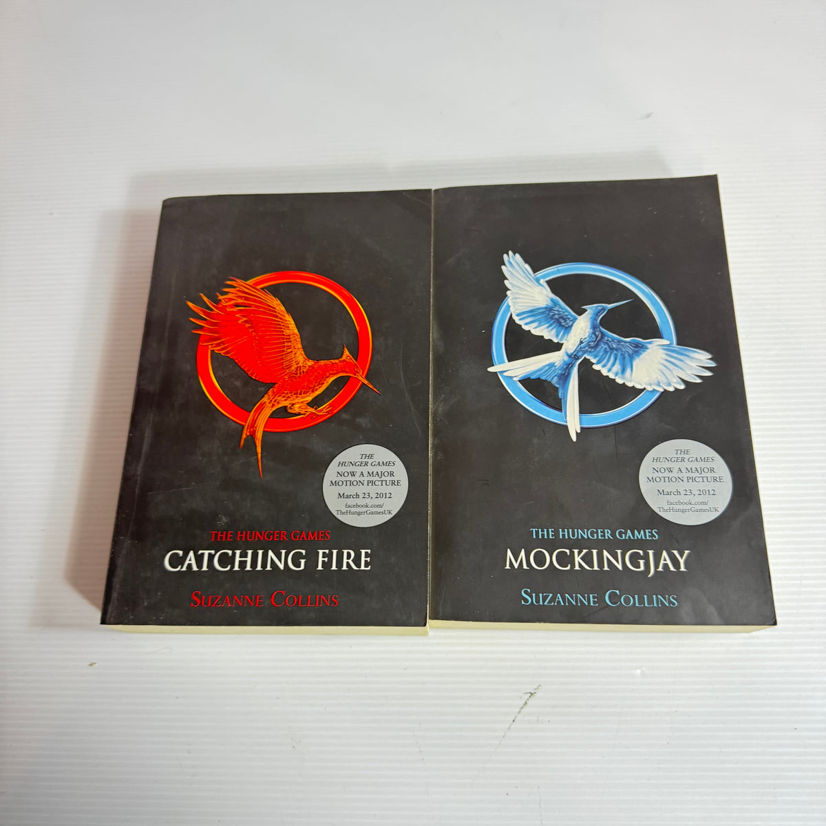 Suzanne Collins Hunger Games Book Bundle x 2 The Hunger Games & Mocking Jay (3271)