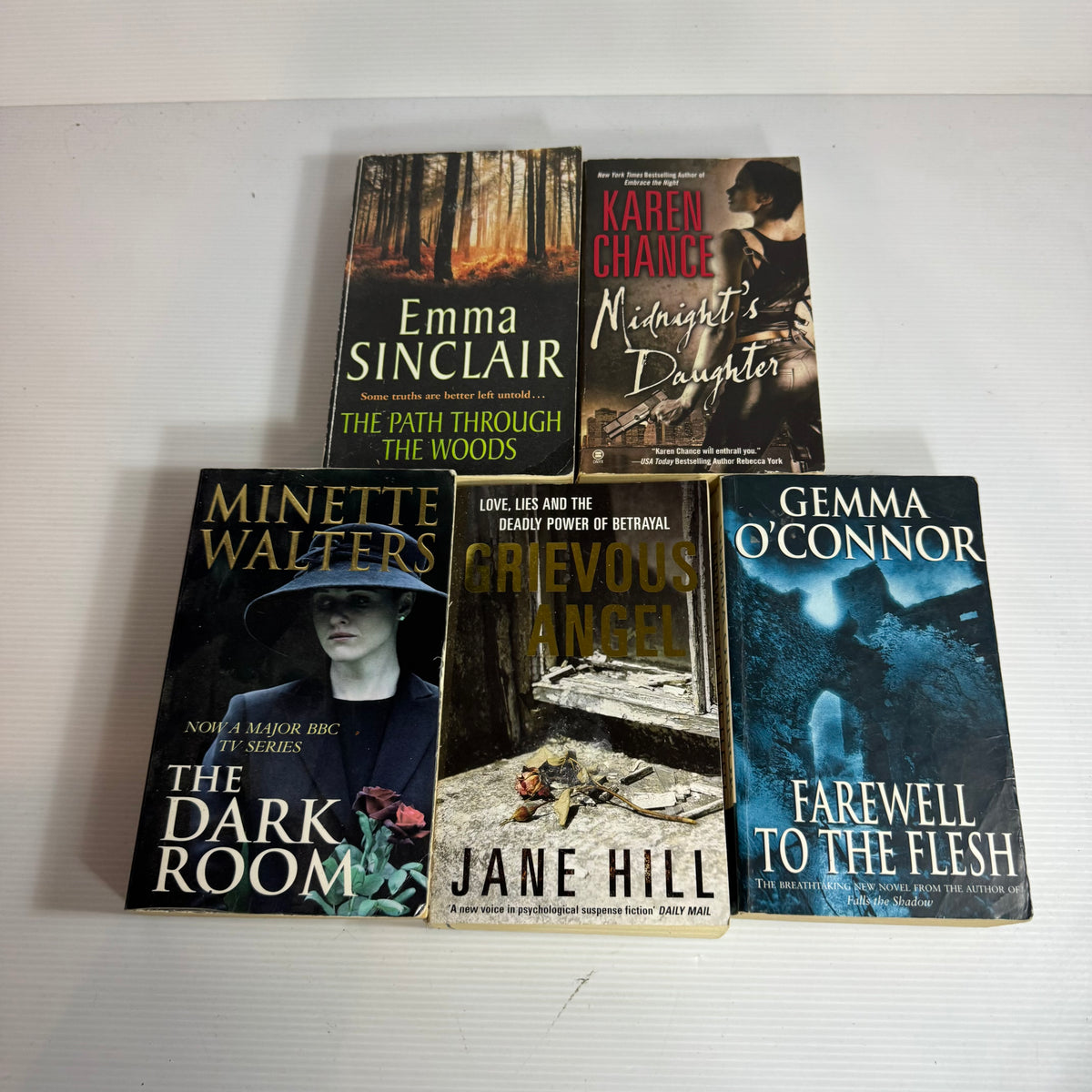 Crime Thriller Bundle x 5 : Midnight's Daughter - Karen Chance, The Path Through The Woods - Emma Sinclair, Grievous Angel - Jane Hill, Farewell To The Flesh - Gemma O'Connor, The Dark Room - Minette Walters (3415)