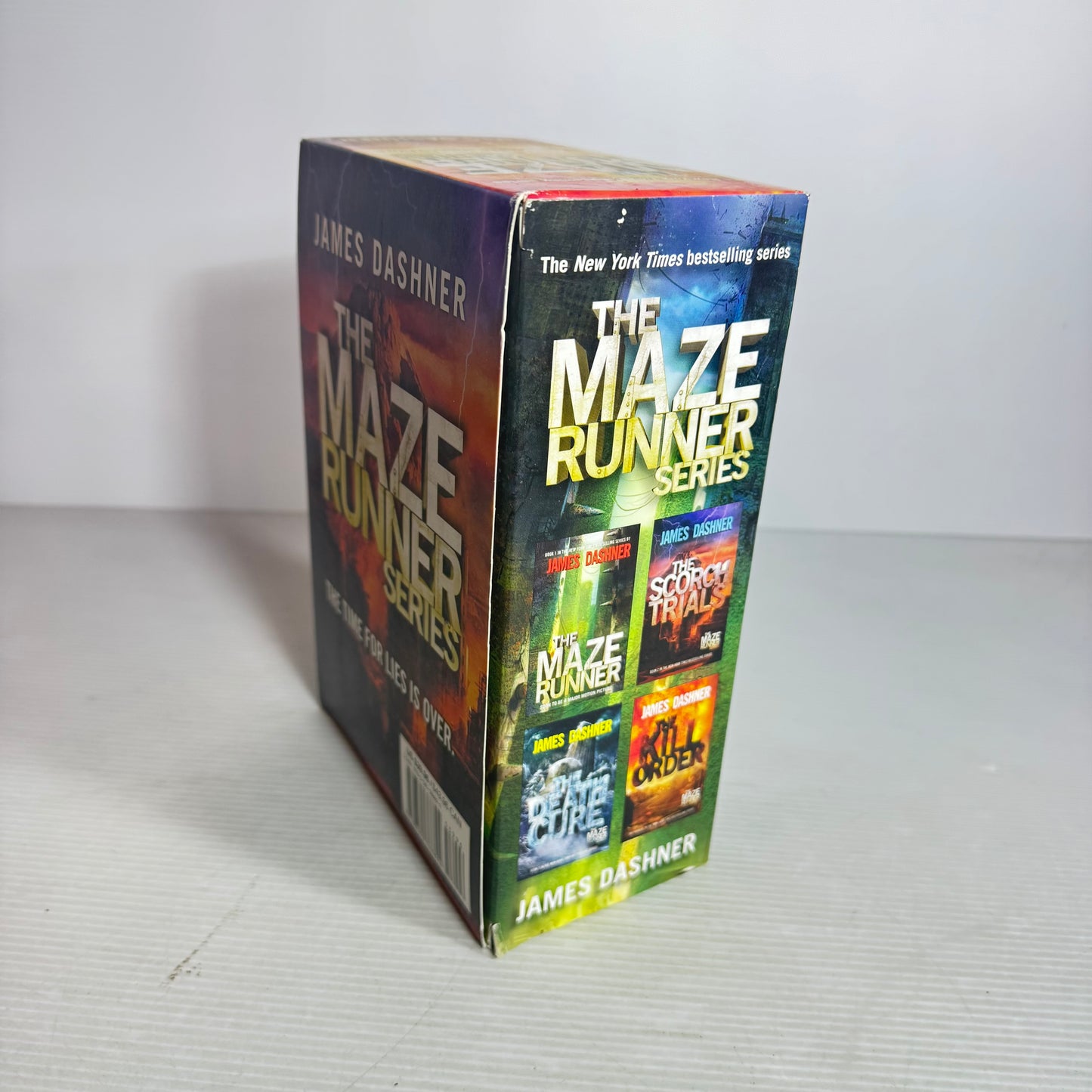 The Maze Runner Boxed Set x 4 Books : The Maze Runner, The Scorch Trials, The Death Cure, The Kill Order (2982)