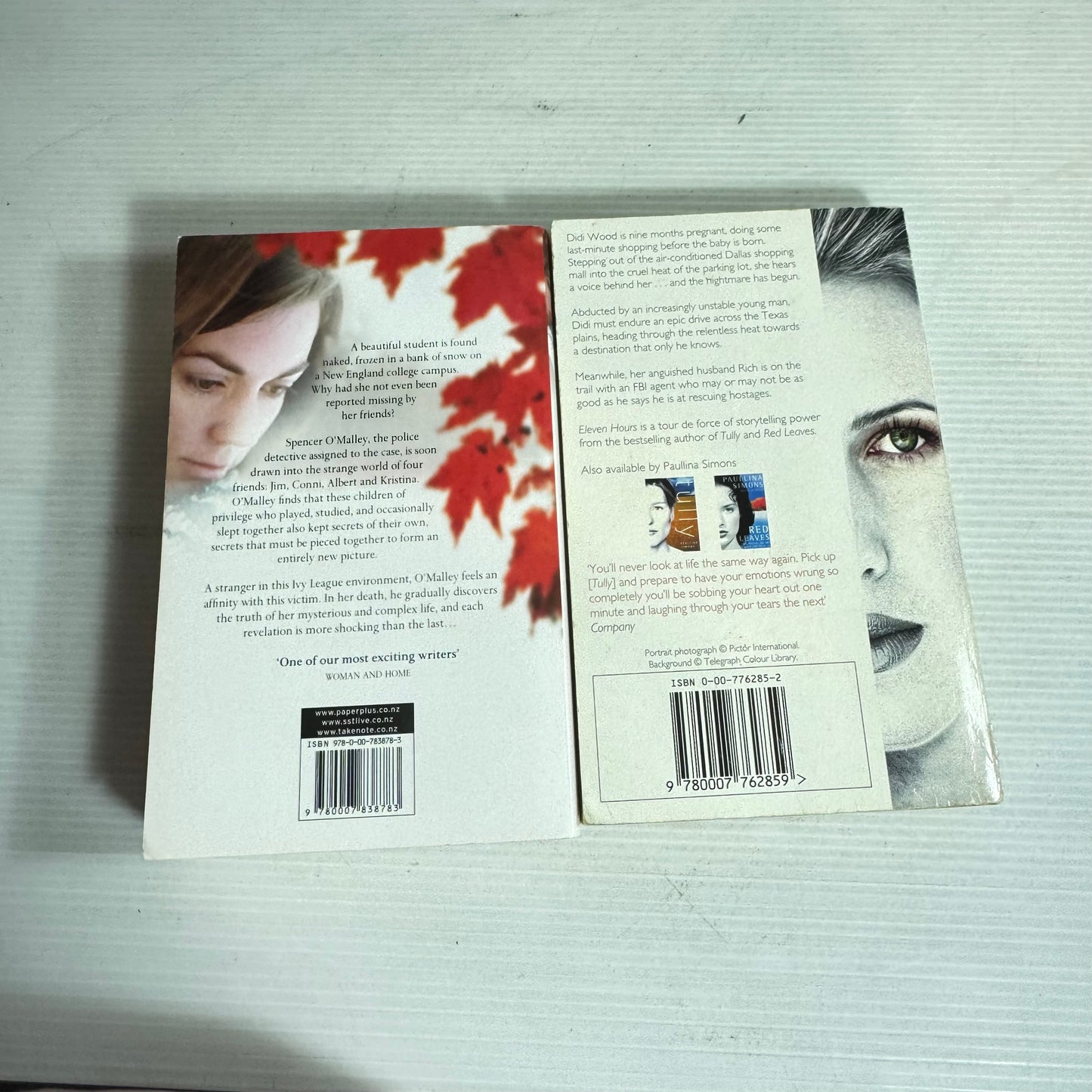 Paullina Simons Book Bundle x 2 Books : Eleven Hours & Red Leaves (2878)