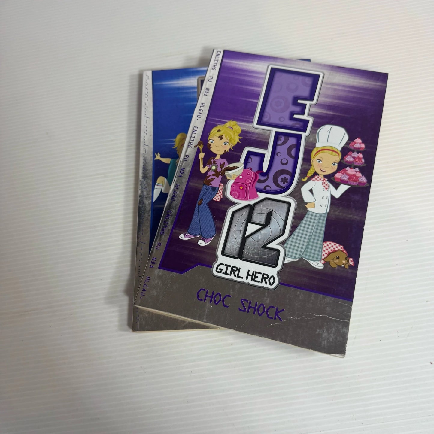 EJ12 Girl Hero Book Bundle x 2 Books : On The Ball & Choc Shock (2322)